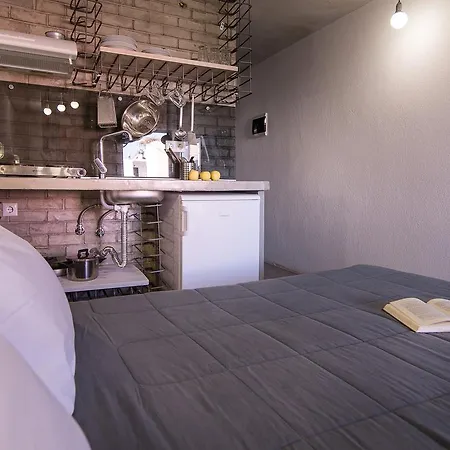 Erifili At Agora & Sarti