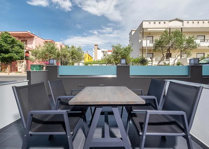 Erifili At Agora & *