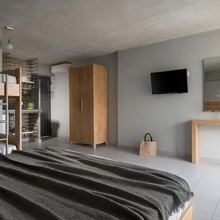 Erifili At Agora & *