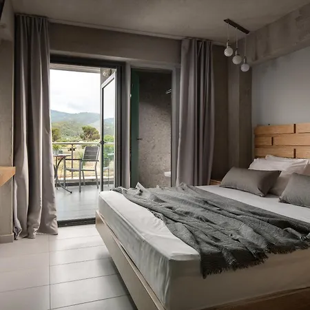 Erifili At Agora & 사르티